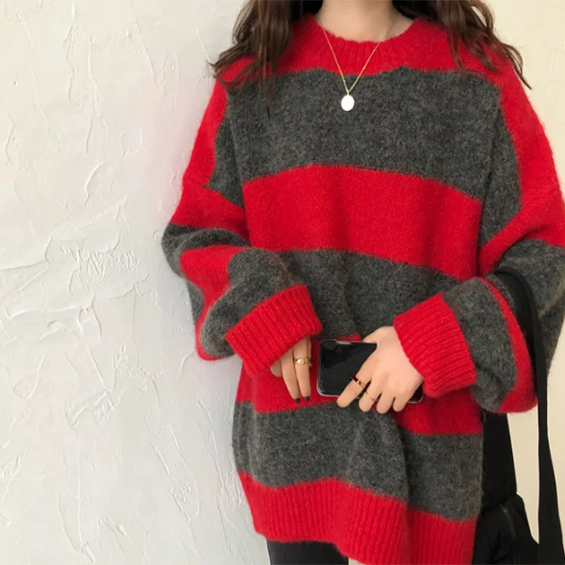 Женский трикотажный свитер в полоску, Свободный пуловер контрастных цветов в гонконгском ретро-стиле, Осень-зима 2021
Женский трикотажный свитер в полоску, Свободный пуловер контрастных цветов в гонконгском ретро-стиле, Осень-зима 2021