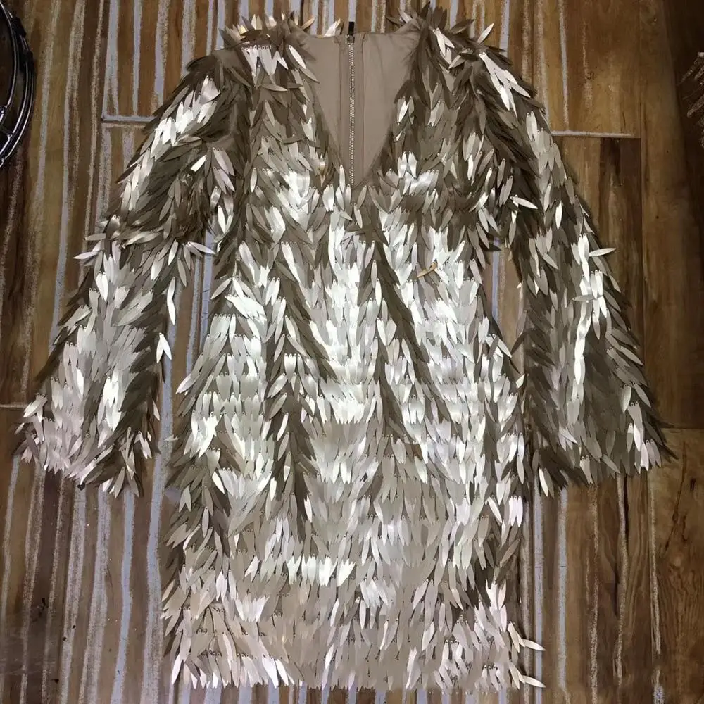 Shining Gold Leaf Sequin Dress Short Sexy High-elastic Long-Sleeved Dress Female Singer Dancer Bright Bodysuit One-piece Dresses
Shining Gold Leaf Sequin Dress Short Sexy High-elastic Long-Sleeved Dress Female Singer Dancer Bright Bodysuit One-piece Dresses