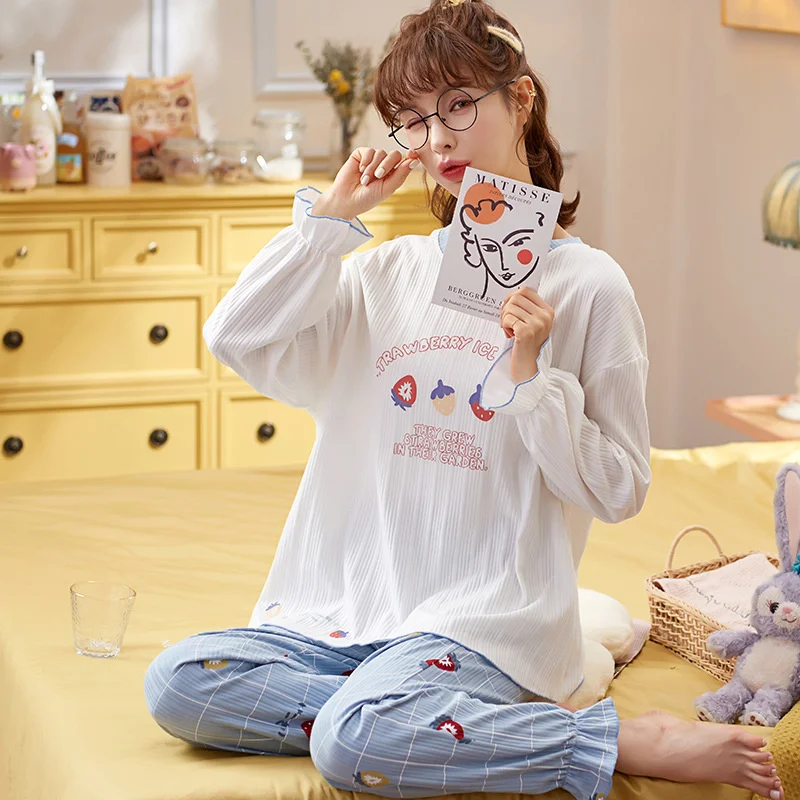 In autumn and winter of 2021, the new long sleeved women's pajamas are sweet and lovely. Girls can wear Korean loose home
In autumn and winter of 2021, the new long sleeved women's pajamas are sweet and lovely. Girls can wear Korean loose home