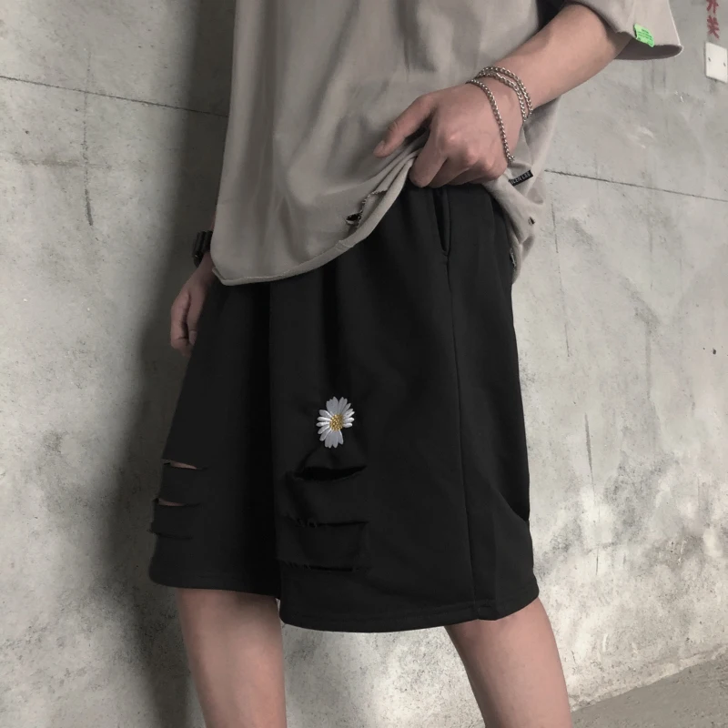 Summer Five-Point Pants Men And Women Daisy Hole Embroidery Loose Wide-Leg Casual Cute Fashion Commuter Street Shorts
Summer Five-Point Pants Men And Women Daisy Hole Embroidery Loose Wide-Leg Casual Cute Fashion Commuter Street Shorts