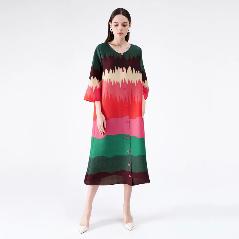 Issey Miyake Pleated Ladies Dress 2022 Summer Temperament Round Neck Slim Loose Contrast Print Striped Mid-length Skirt
Issey Miyake Pleated Ladies Dress 2022 Summer Temperament Round Neck Slim Loose Contrast Print Striped Mid-length Skirt