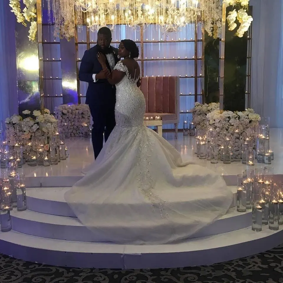 African Bride Mermaid Wedding Dresses 2020 Sheer Long Sleeves Lace Scoop Neckline Long Train Bridal Gowns Vestidos De Novia
African Bride Mermaid Wedding Dresses 2020 Sheer Long Sleeves Lace Scoop Neckline Long Train Bridal Gowns Vestidos De Novia