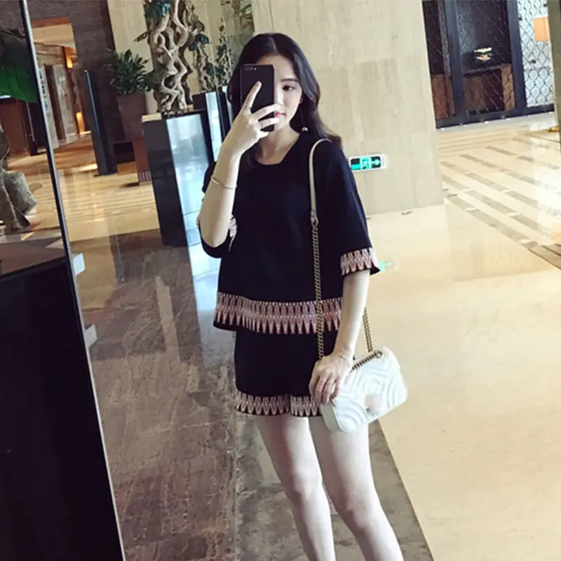 Fashion casual large size women's Outfits 2021 summer new loose short sleeve shorts trend foreign style two-piece set
Fashion casual large size women's Outfits 2021 summer new loose short sleeve shorts trend foreign style two-piece set