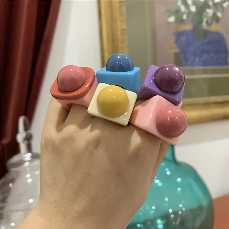 New Candy Color Geometric Square Resin Acrylic Beads Finger Rings For Women Girls Fashion Big Ball Rings Jewelry Accessories
New Candy Color Geometric Square Resin Acrylic Beads Finger Rings For Women Girls Fashion Big Ball Rings Jewelry Accessories