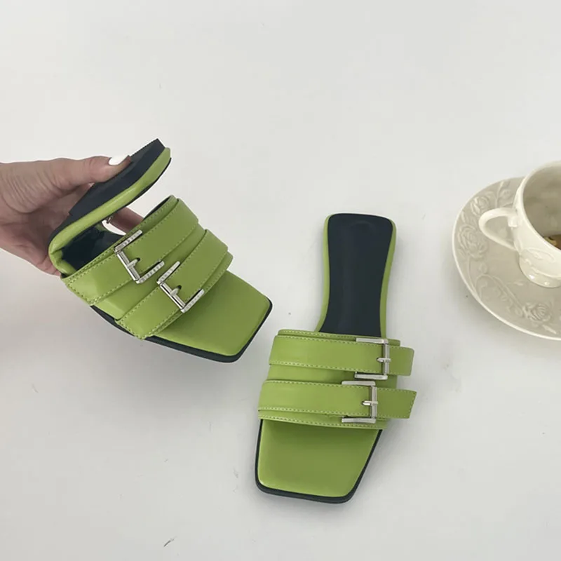 2021 Fashion Brand Womem Slipper Buckle Decoration Sandals Flat Heel Ladies Casual Beach Slides Outdoor Slip On Flip Flops
2021 Fashion Brand Womem Slipper Buckle Decoration Sandals Flat Heel Ladies Casual Beach Slides Outdoor Slip On Flip Flops