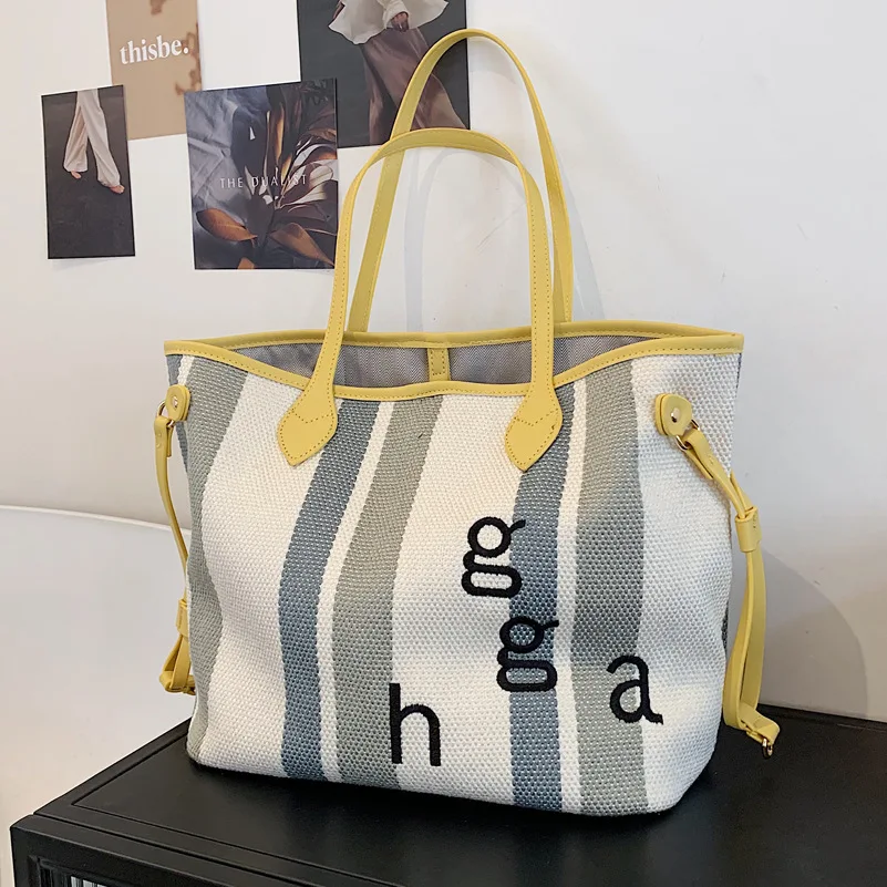 Casual Ladies Large Capacity Canvas Shoulder Bag 2021 Summer New Style Female Bag Fashion Student Commuter One-shoulder Tote Bag
Casual Ladies Large Capacity Canvas Shoulder Bag 2021 Summer New Style Female Bag Fashion Student Commuter One-shoulder Tote Bag