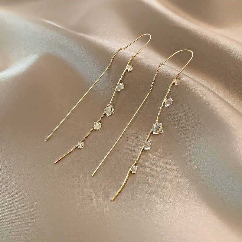 New Arrival Fashion Earrings Metal Trendy Water Drop Women Dangle Earrings Long Pendant Tassle Female Jewelry
New Arrival Fashion Earrings Metal Trendy Water Drop Women Dangle Earrings Long Pendant Tassle Female Jewelry