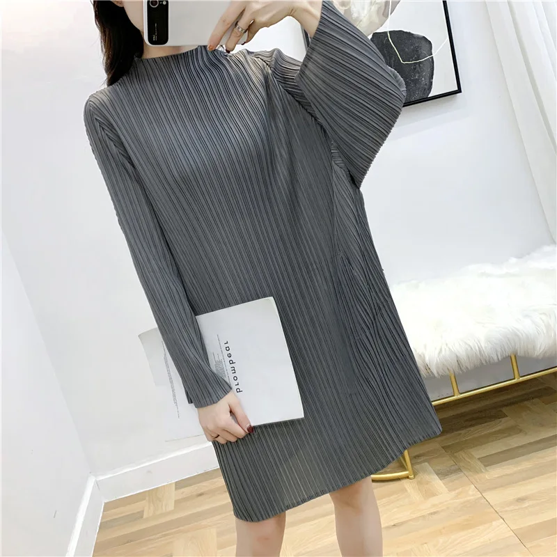 Spring 2020 New Pleated Dress Loose Large Women's Pleated Dress 
Spring 2020 New Pleated Dress Loose Large Women's Pleated Dress