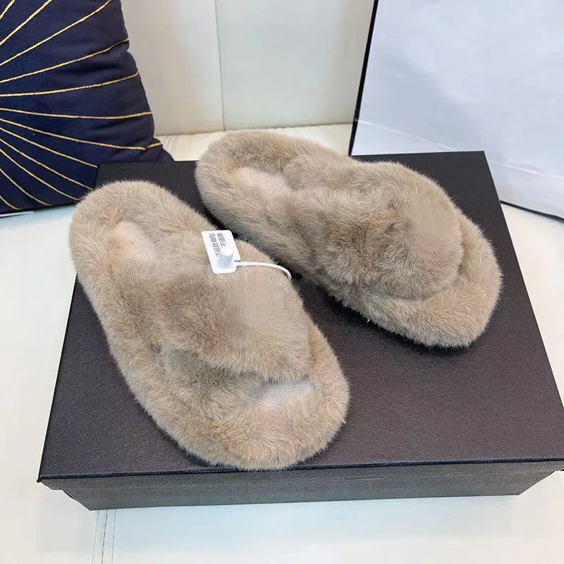 

Shoes autumn and winter thick-soled non-slip cross-hair sandals and slippers leather grass rabbit fur outer wear ladies slippers