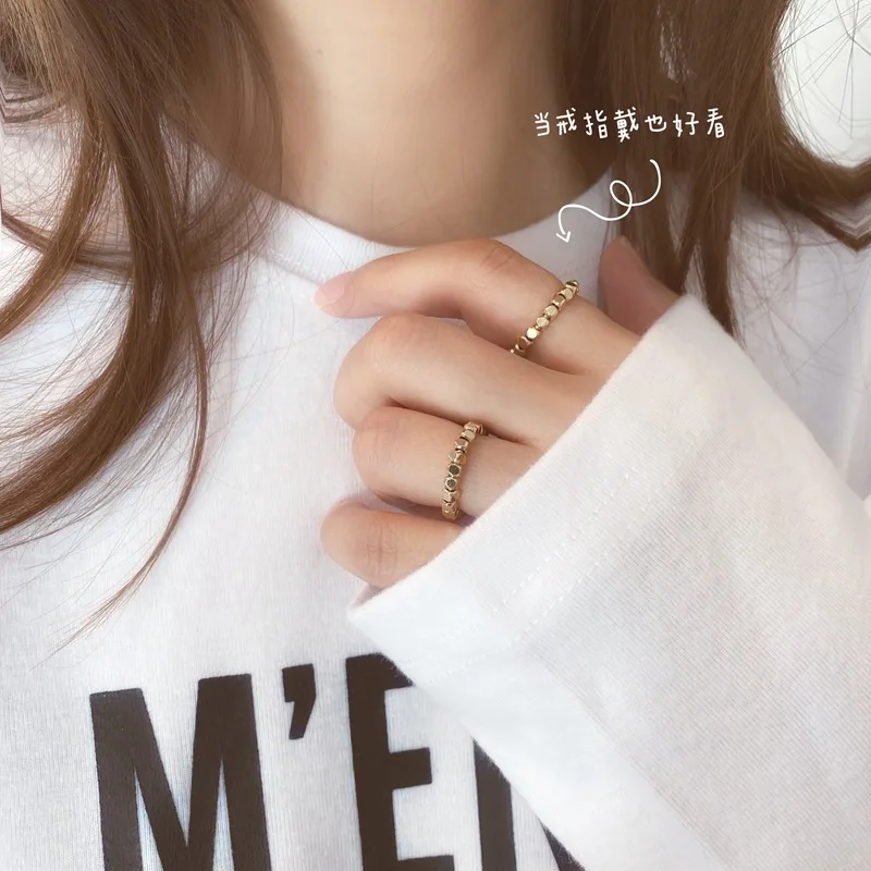 2020 New Small Circle Round Hoop Earrings Korean Gold Metal Ball Hollow Out Statement Earrings for Women Fashion Party Jewelry
2020 New Small Circle Round Hoop Earrings Korean Gold Metal Ball Hollow Out Statement Earrings for Women Fashion Party Jewelry
