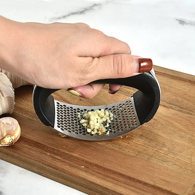 1Pcs Stainless Garlic Press Household Manual Garlic Press Device Kitchen Press Squeezer Ginger Garlic Tools Kitchen Accessories
1Pcs Stainless Garlic Press Household Manual Garlic Press Device Kitchen Press Squeezer Ginger Garlic Tools Kitchen Accessories