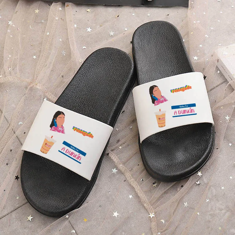 2021 Customized Slippers Open Toe Flip Flops for Women Chrli D'melio Cute Coffee Pattern Summer Beach Open Toe Cool Slippers
2021 Customized Slippers Open Toe Flip Flops for Women Chrli D'melio Cute Coffee Pattern Summer Beach Open Toe Cool Slippers
