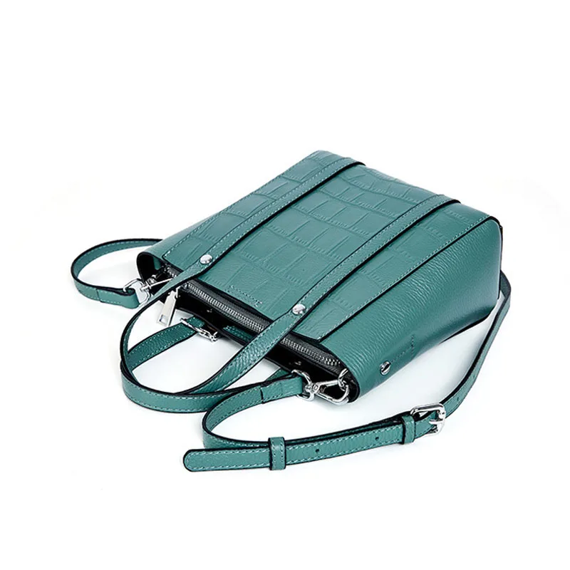 Handbag women's leather shoulder bags Tote Bag Luxury Designer Women Genuine Leatherbags 2021 women's brand Women's bag
Handbag women's leather shoulder bags Tote Bag Luxury Designer Women Genuine Leatherbags 2021 women's brand Women's bag