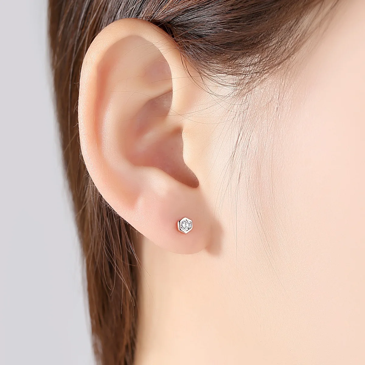 Minimalist Cute Zircon 925 Sterling Silver Stud Earrings for Women Simple Personality Geometric Studs Earings Fashion Jewelry
Minimalist Cute Zircon 925 Sterling Silver Stud Earrings for Women Simple Personality Geometric Studs Earings Fashion Jewelry