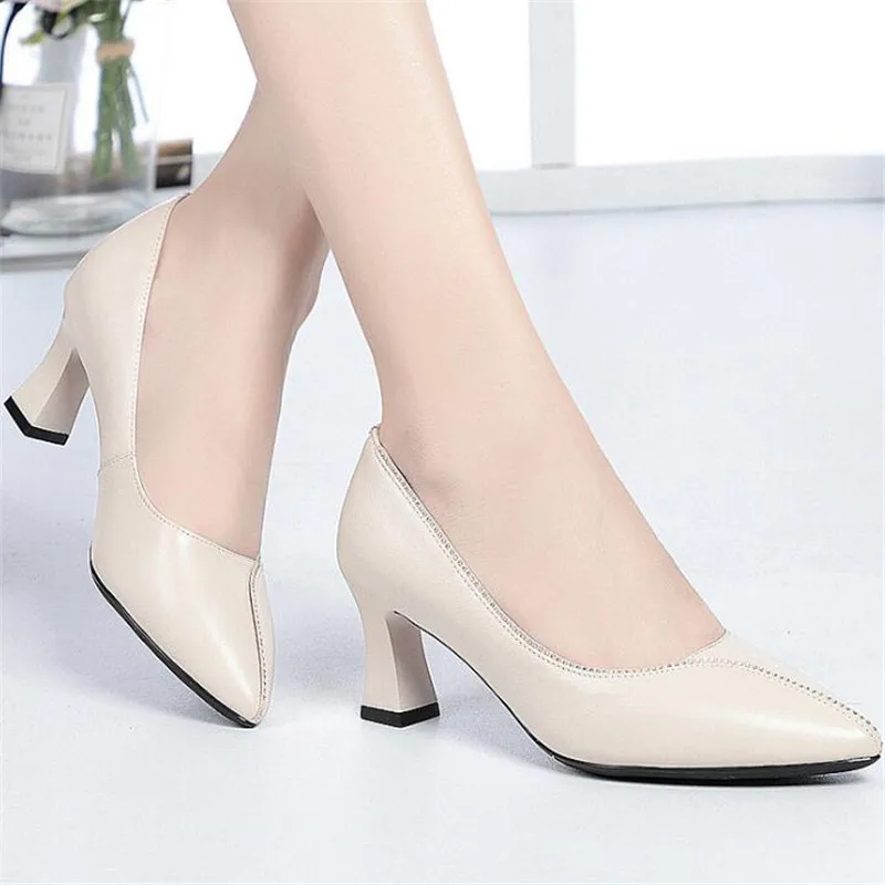Most Popular 2020 New Spring Rhinestone Pointed Shoes Women High Heel Shoes Soft Comfort Elegant Fashion Genuine Leather Shoes
Most Popular 2020 New Spring Rhinestone Pointed Shoes Women High Heel Shoes Soft Comfort Elegant Fashion Genuine Leather Shoes