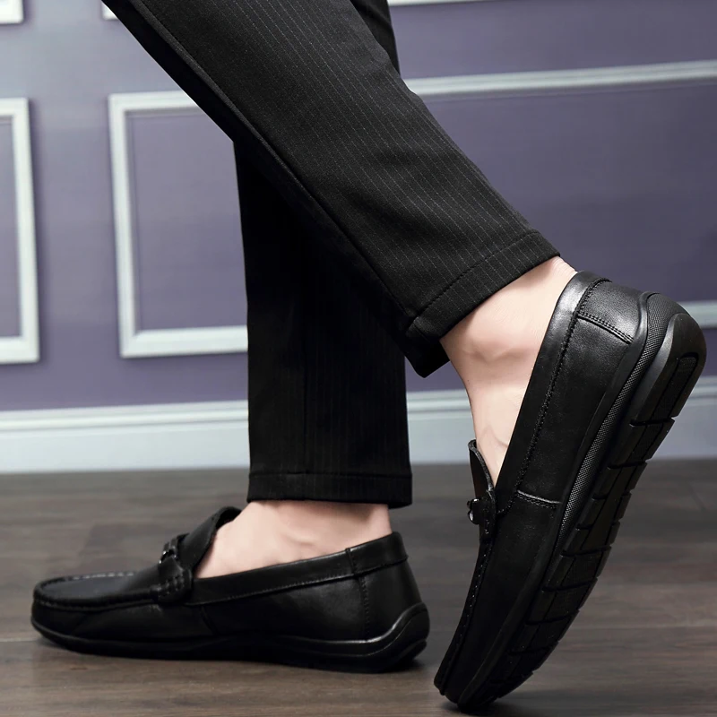 Genuine Leather Men Shoes Men breathable slip on moccasins flats shoes outdoor Luxury Loafers fashion slip on Casual Shoes men
Genuine Leather Men Shoes Men breathable slip on moccasins flats shoes outdoor Luxury Loafers fashion slip on Casual Shoes men