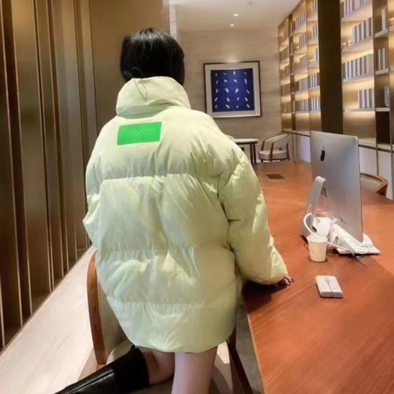 Warm Short Parka Over Size Pockets Thick Outwear Snowwear Puffer Jacket New Women White Duck Down Coat Winter 2020 Bread Loose
Warm Short Parka Over Size Pockets Thick Outwear Snowwear Puffer Jacket New Women White Duck Down Coat Winter 2020 Bread Loose