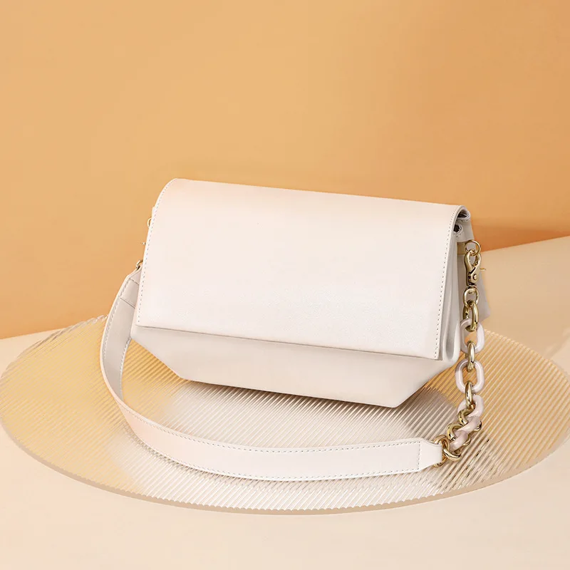 New Women Shoulder Bag Female Fashion Leather Large Capacity Pillow Ladies Mobile Phone Luxury Brand Messenger Handbag Crossbody
New Women Shoulder Bag Female Fashion Leather Large Capacity Pillow Ladies Mobile Phone Luxury Brand Messenger Handbag Crossbody