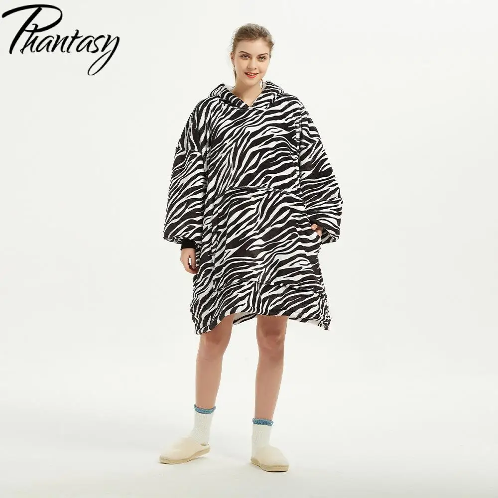 Phantasy 2021 зимние фланелевые халаты для взрослых с полосками зебры пуловеры большого размера с капюшоном женские домашние часы tvодеяло пижамы...
Phantasy 2021 зимние фланелевые халаты для взрослых с полосками зебры пуловеры большого размера с капюшоном женские домашние часы tvодеяло пижамы...