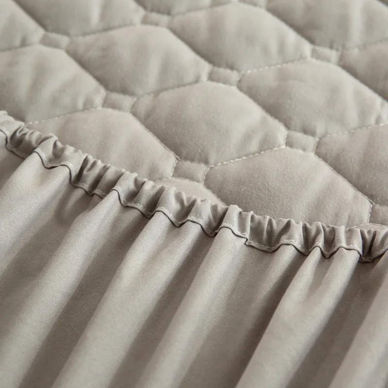 Solid Color Quilted Embossed Waterproof Mattress Protector Fitted Sheet Style Cover for Mattress Thick Soft Pad for Bed
Solid Color Quilted Embossed Waterproof Mattress Protector Fitted Sheet Style Cover for Mattress Thick Soft Pad for Bed