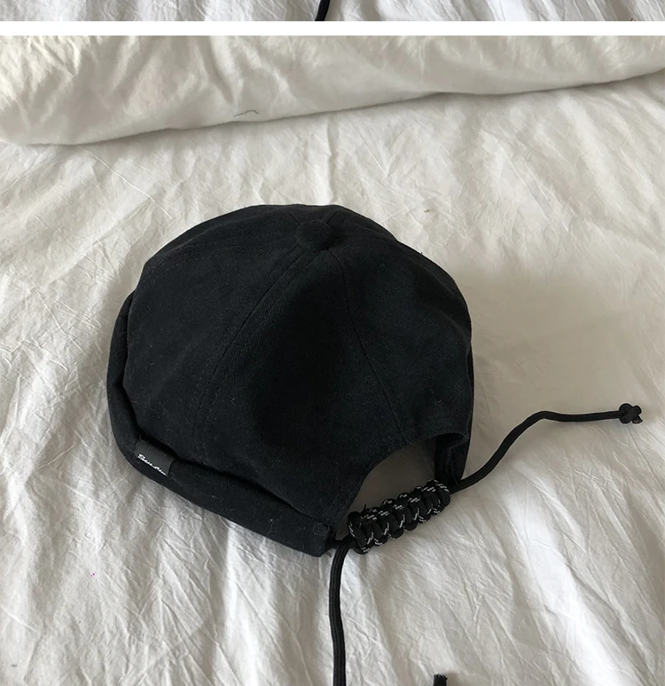 Hong Kong style retro fashion tie style landlord hat men and women's pure cotton hat without eaves hat Korean Japanese style all
Hong Kong style retro fashion tie style landlord hat men and women's pure cotton hat without eaves hat Korean Japanese style all