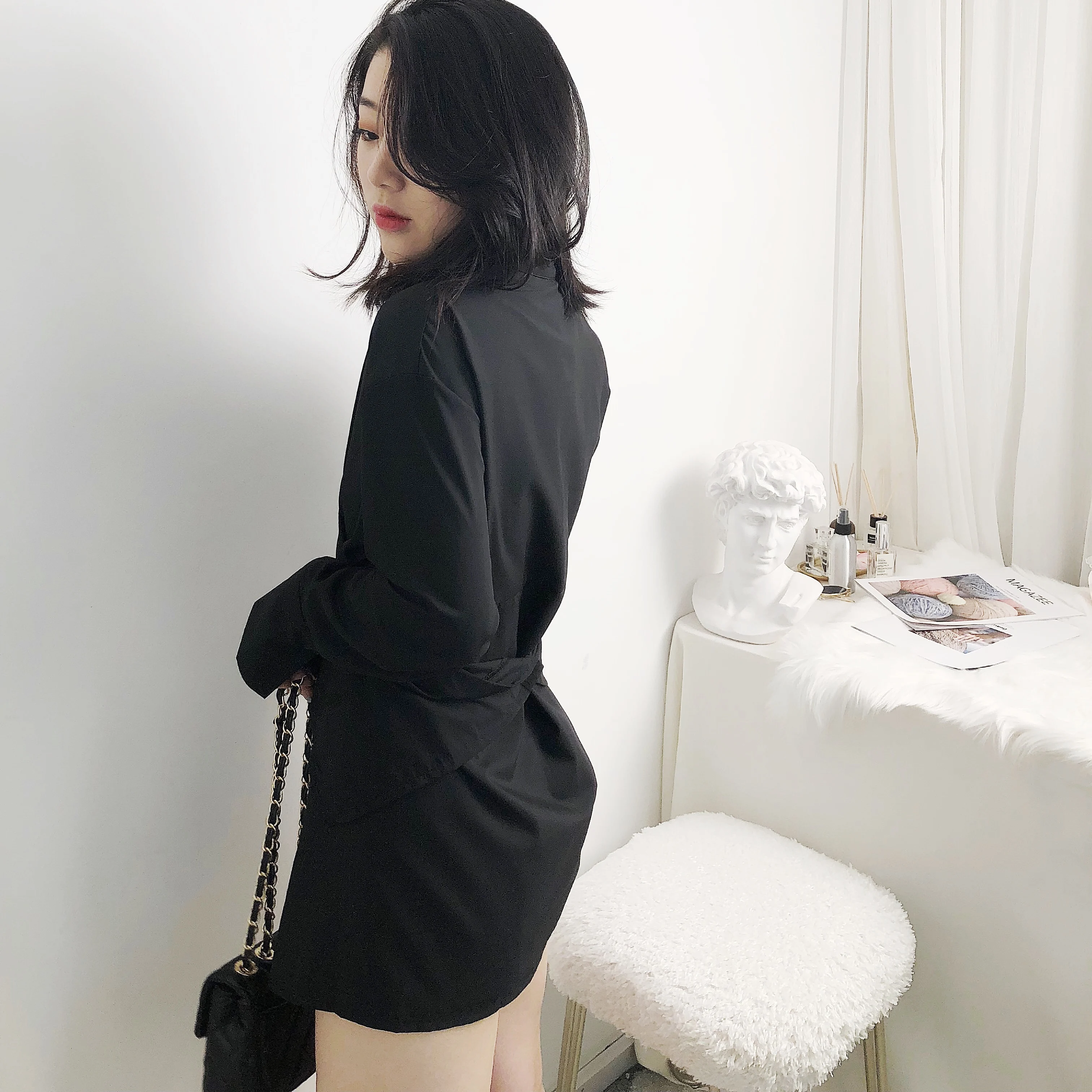 2021 spring and summer new temperament to wear black shirt trend fashion temperament comfortable simple top women
2021 spring and summer new temperament to wear black shirt trend fashion temperament comfortable simple top women