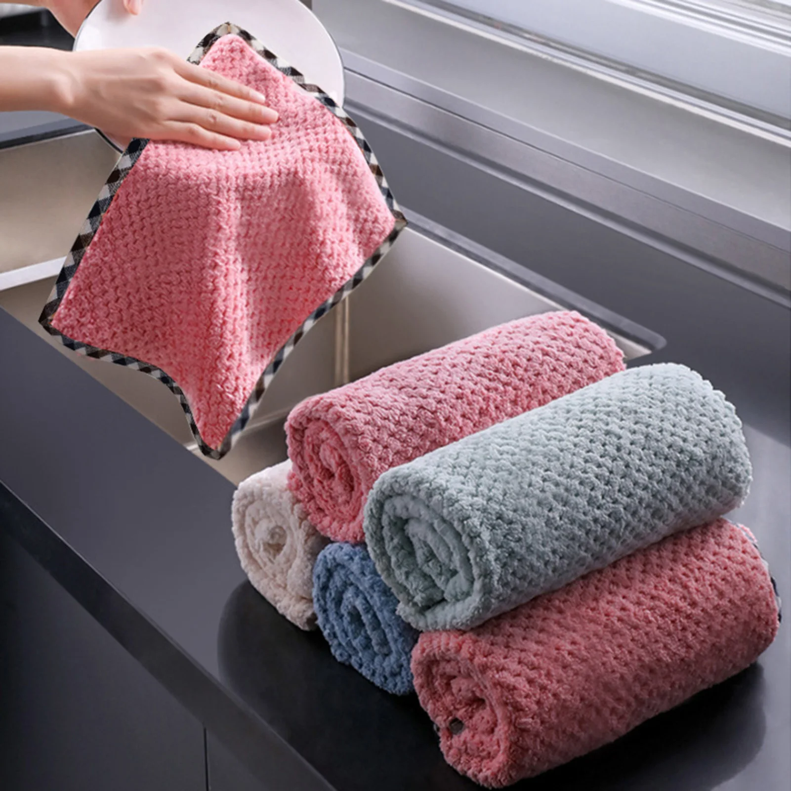 Kitchen Daily Dish Towel Coral Fleece Cloth Rag Table Clean Non-sticky Water Absorption Wipe Hands And Table Household Cleaning
Kitchen Daily Dish Towel Coral Fleece Cloth Rag Table Clean Non-sticky Water Absorption Wipe Hands And Table Household Cleaning