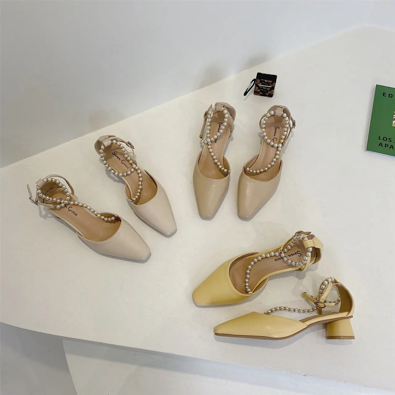 2021 Summer Beige Heeled Sandals Med Shoes Closed Toe Shallow Mouth Black Medium Pearl Comfort New Block Fashion Girls Clear Bas
2021 Summer Beige Heeled Sandals Med Shoes Closed Toe Shallow Mouth Black Medium Pearl Comfort New Block Fashion Girls Clear Bas