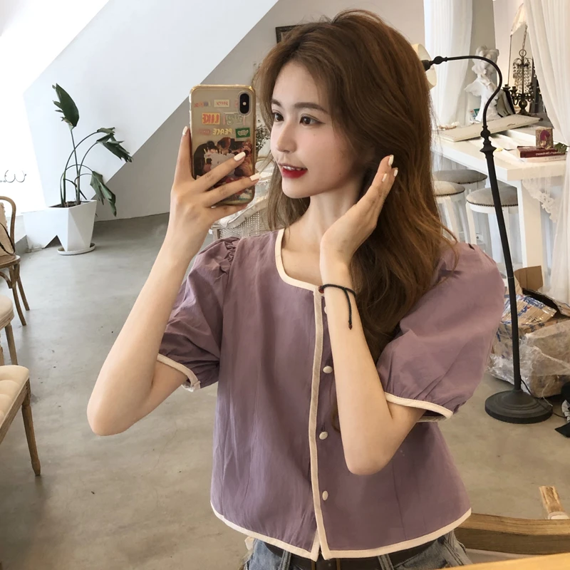 Женская блузка на пуговицах, с квадратным вырезом и коротким рукавом
Женская блузка на пуговицах, с квадратным вырезом и коротким рукавом