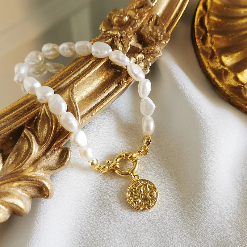 LouLeur 925 Sterling Silver Bracelets 18K Gold Pearl Chain Bracelets Portrait Pendant For Girl Women Fashion Jewelry Gift Luxury 
LouLeur 925 Sterling Silver Bracelets 18K Gold Pearl Chain Bracelets Portrait Pendant For Girl Women Fashion Jewelry Gift Luxury