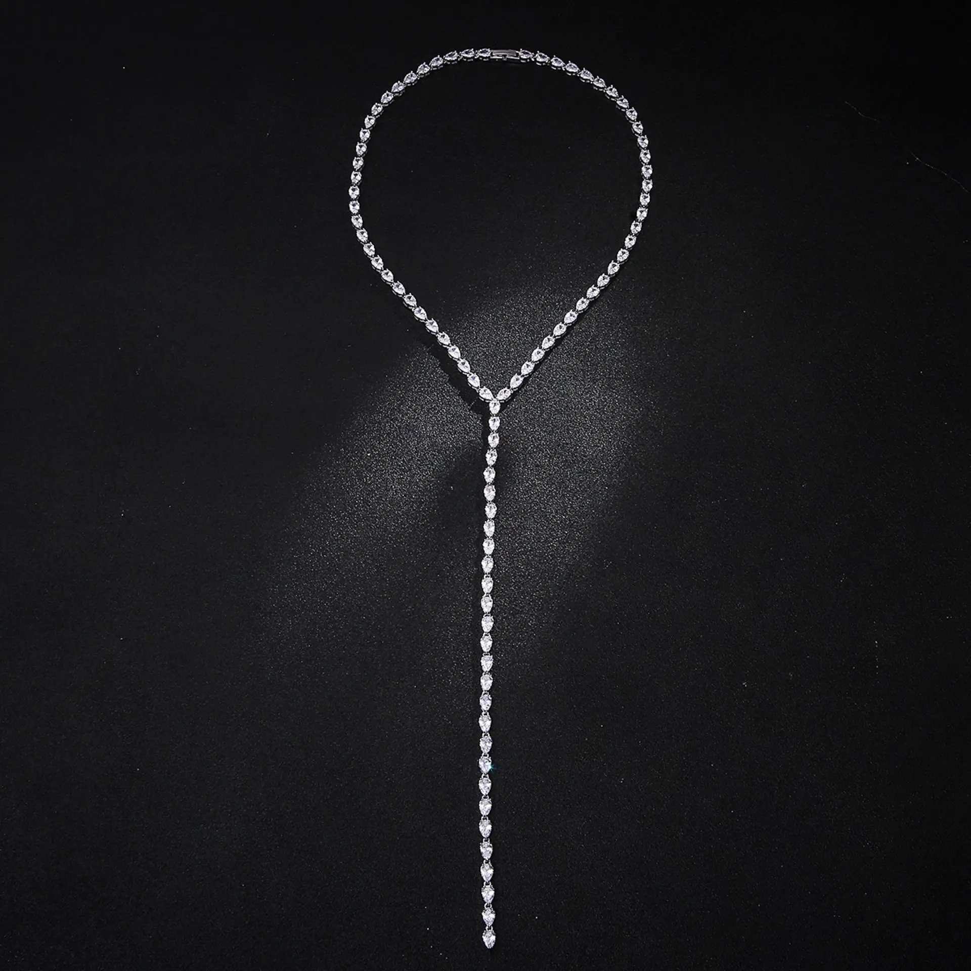 New Zirconia Copper Long Water Drop Full Zircon Body Clavicle Chain Neckchain Necklace Wholesale Jewelry Women Item Z46
New Zirconia Copper Long Water Drop Full Zircon Body Clavicle Chain Neckchain Necklace Wholesale Jewelry Women Item Z46