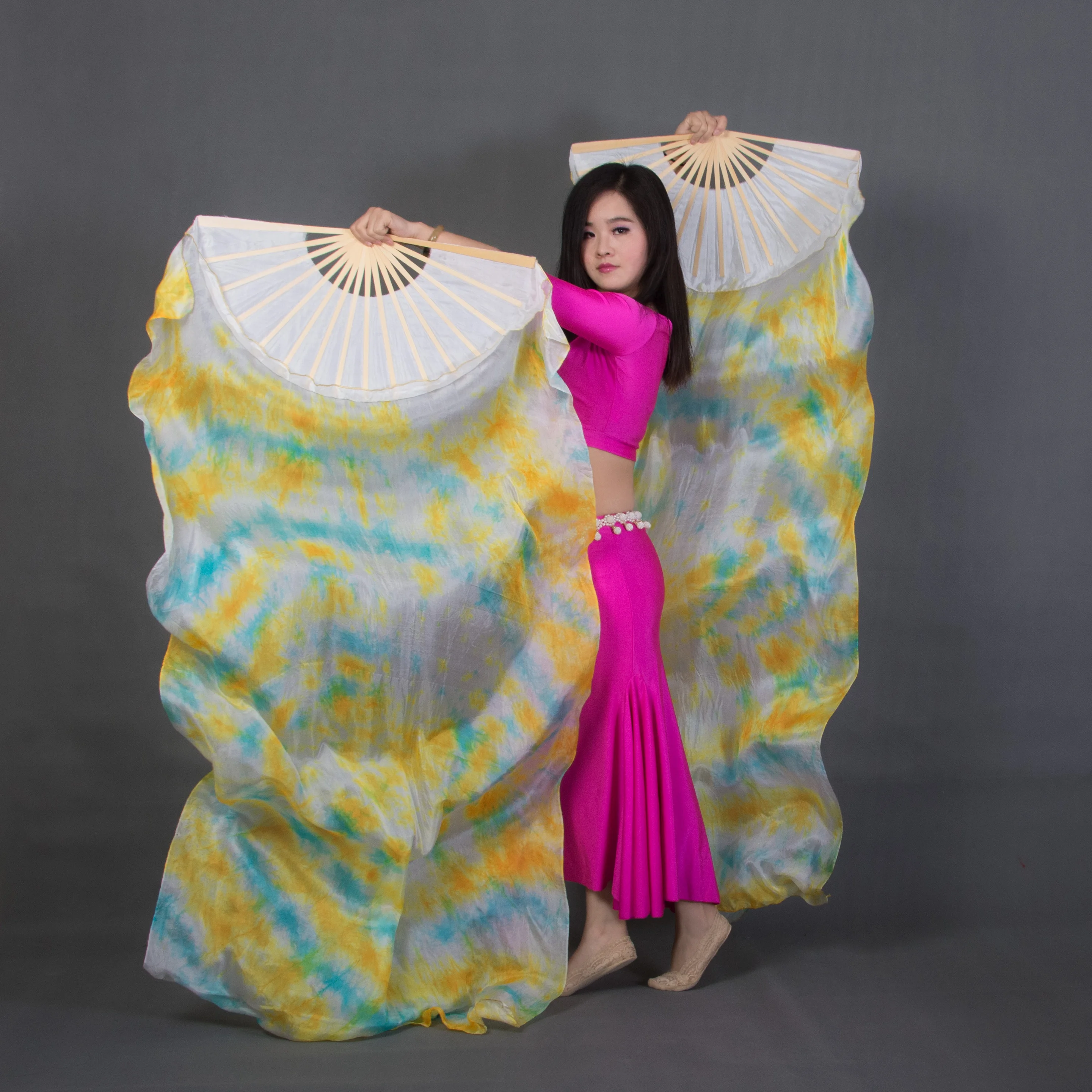 1 Pair Dance Fans 100% Silk Stage Performance Props Tie Dye 180cm Women Belly Dance Silk Fans 
1 Pair Dance Fans 100% Silk Stage Performance Props Tie Dye 180cm Women Belly Dance Silk Fans