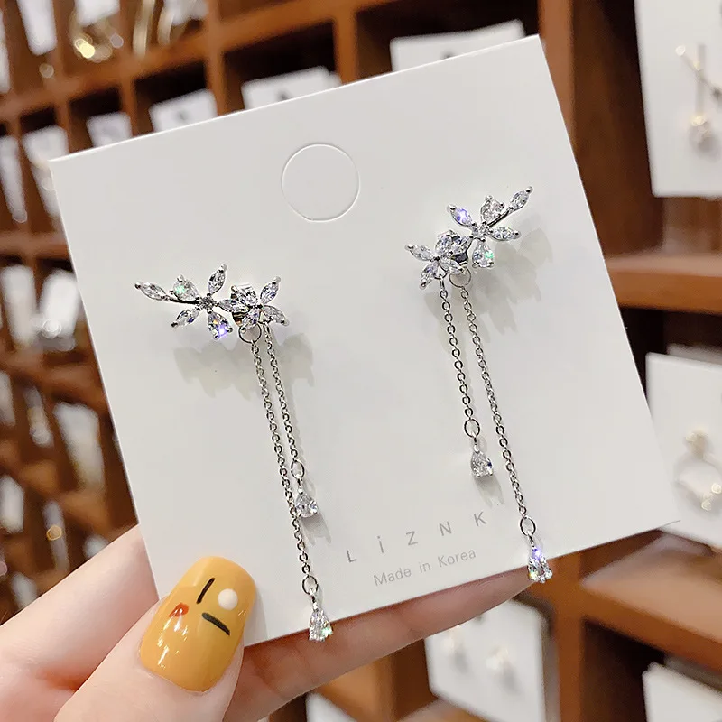 2020 New Arrival Trendy Sweet Zircon Flower Tassel Dangle Earrings For Women Elegant Fashion Shiny Crystal Jewelry
2020 New Arrival Trendy Sweet Zircon Flower Tassel Dangle Earrings For Women Elegant Fashion Shiny Crystal Jewelry