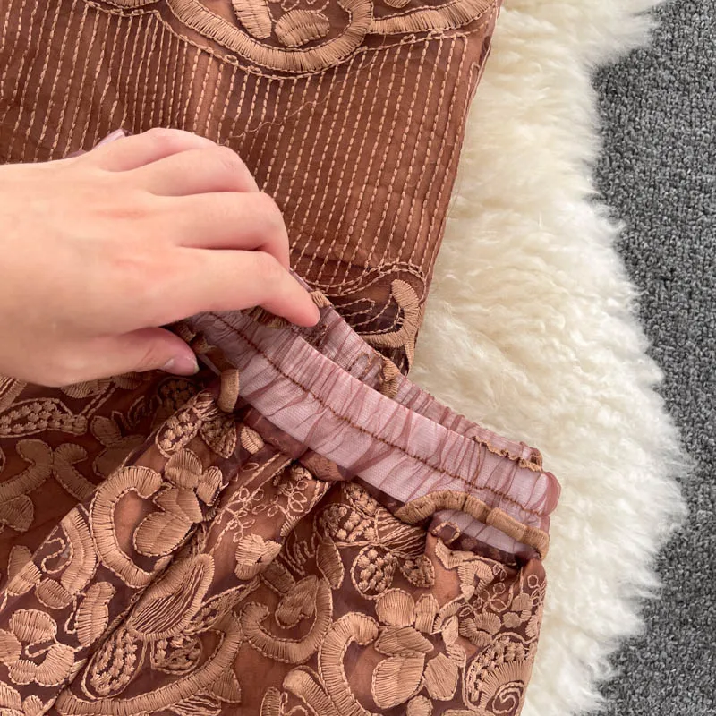 Summer Women's 2021 New Fashion Vintage Embroidery Tops + High Waist Wide-Legged Shorts Two-piece Sets S708
Summer Women's 2021 New Fashion Vintage Embroidery Tops + High Waist Wide-Legged Shorts Two-piece Sets S708