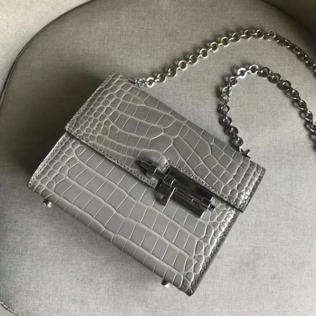 Crocodile Pattern Designer Chain Messenger Bag Women Shoulder Bag Genuine Leather Flap Bag Sac A Main Femme Sac A Main
Crocodile Pattern Designer Chain Messenger Bag Women Shoulder Bag Genuine Leather Flap Bag Sac A Main Femme Sac A Main