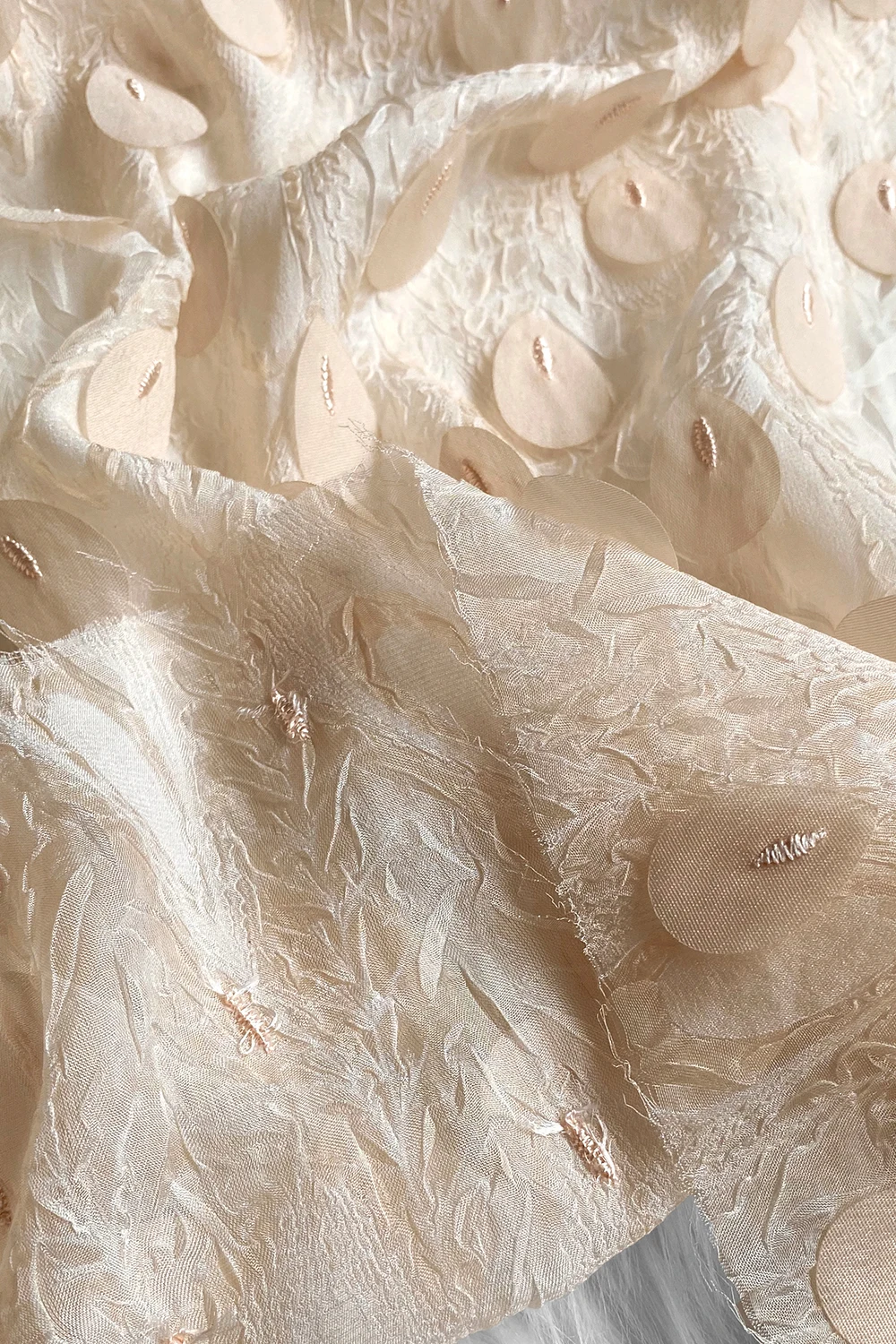 150 cm embroidered chiffon pixie ultra thin semi translucent feather embroidery designer fabric
150 cm embroidered chiffon pixie ultra thin semi translucent feather embroidery designer fabric