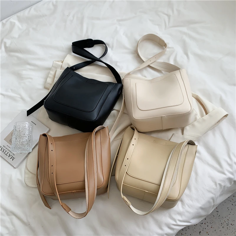 Women Shoulder Bag 2021 Luxury Handbags Women Bags Designer Version Luxury Wild Girls Small Square Messenger Bag
Women Shoulder Bag 2021 Luxury Handbags Women Bags Designer Version Luxury Wild Girls Small Square Messenger Bag