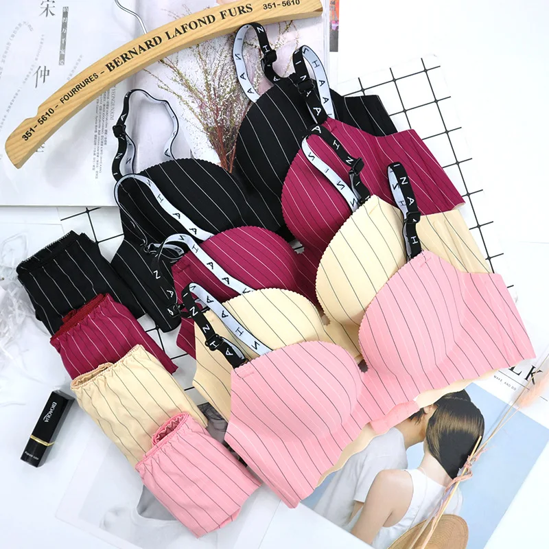 Seamless Sexy Lingerie Bra Set Wireless Breathable Bra And Briefs Set Women Underwear Push Up Bra And Panty Set 
Seamless Sexy Lingerie Bra Set Wireless Breathable Bra And Briefs Set Women Underwear Push Up Bra And Panty Set
