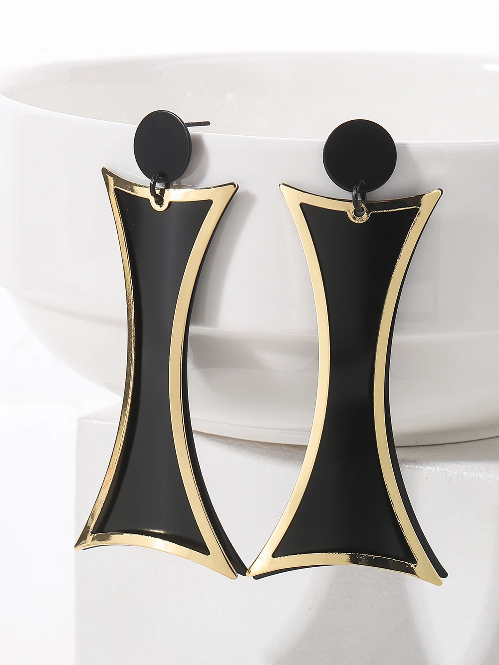 WYBU Earrings for Women Gold and Black Geometric Style Long Earrings Dangle 2021 Newest Fashion Jewelry for Girls Gift
WYBU Earrings for Women Gold and Black Geometric Style Long Earrings Dangle 2021 Newest Fashion Jewelry for Girls Gift