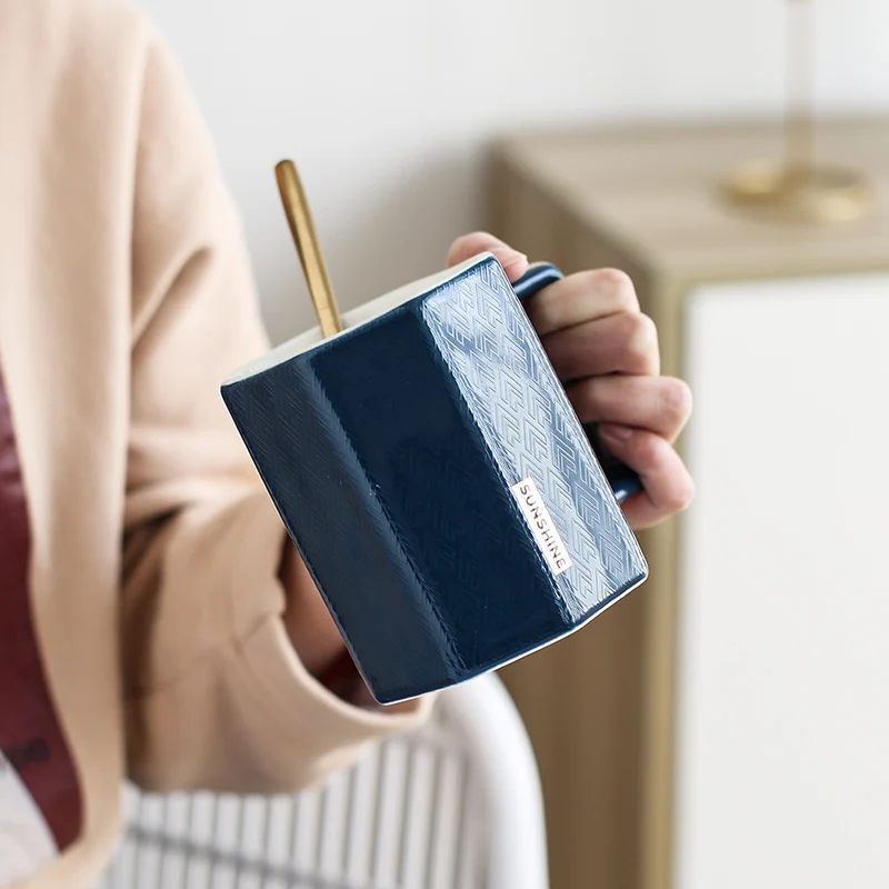 Mugs creative trend ceramic mugs men drink water mugs with cover spoon Nordic INS large capacity coffee mugs milk mugs gift mugs
Mugs creative trend ceramic mugs men drink water mugs with cover spoon Nordic INS large capacity coffee mugs milk mugs gift mugs