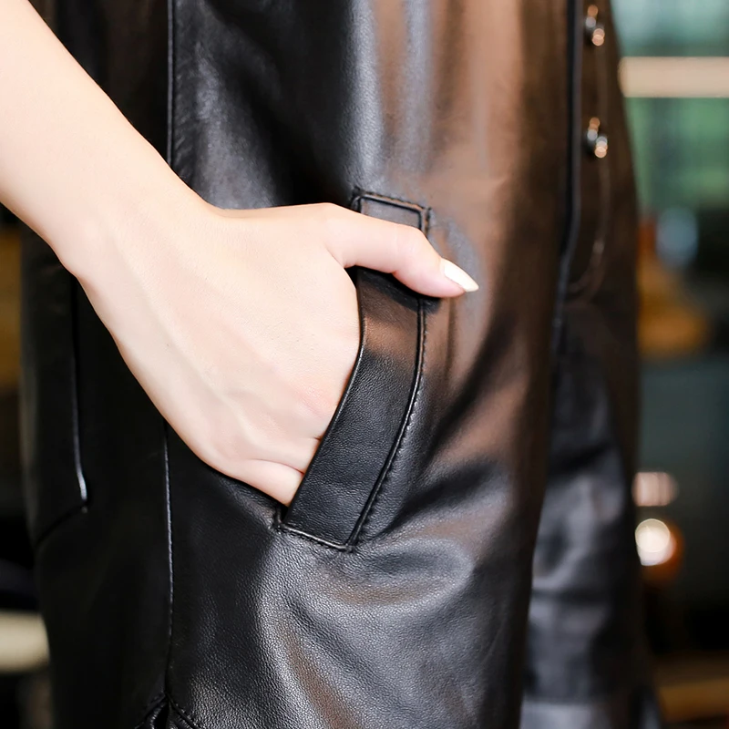 Autumn Shorts Womens Sheepskin Straps Short Pants Genuine Leather Casual High Quality Soft Female Suspender Trouser Streetwear 
Autumn Shorts Womens Sheepskin Straps Short Pants Genuine Leather Casual High Quality Soft Female Suspender Trouser Streetwear
