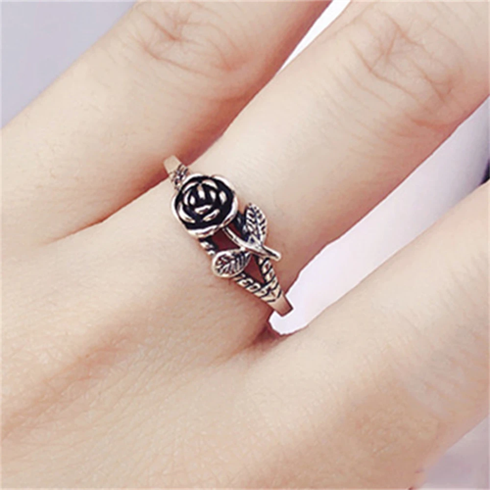 Vintage Elegant 3D Rose Open Ring Ladies Rose Flower Leaf Decoration Engagement Wedding Party Ring Jewelry
Vintage Elegant 3D Rose Open Ring Ladies Rose Flower Leaf Decoration Engagement Wedding Party Ring Jewelry