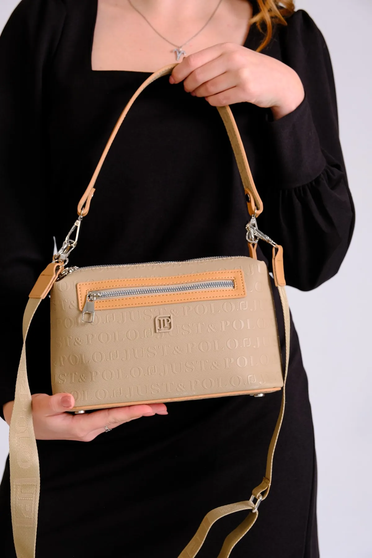 Women's 3 Compartments with an Adjustable Long Strap Hand and Shoulder Bag PBU4016
Women's 3 Compartments with an Adjustable Long Strap Hand and Shoulder Bag PBU4016