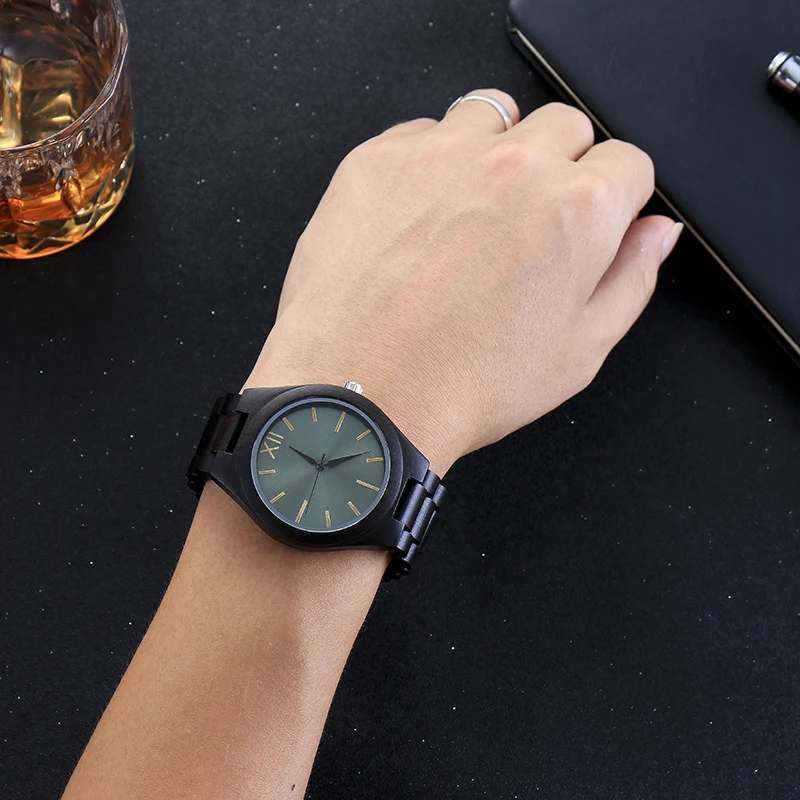 Luxury Fashion Men Watches Green Roman Dial Full Wooden Exquisite Quartz Watch Handmade Wrist Watches for Men Women relogio
Luxury Fashion Men Watches Green Roman Dial Full Wooden Exquisite Quartz Watch Handmade Wrist Watches for Men Women relogio