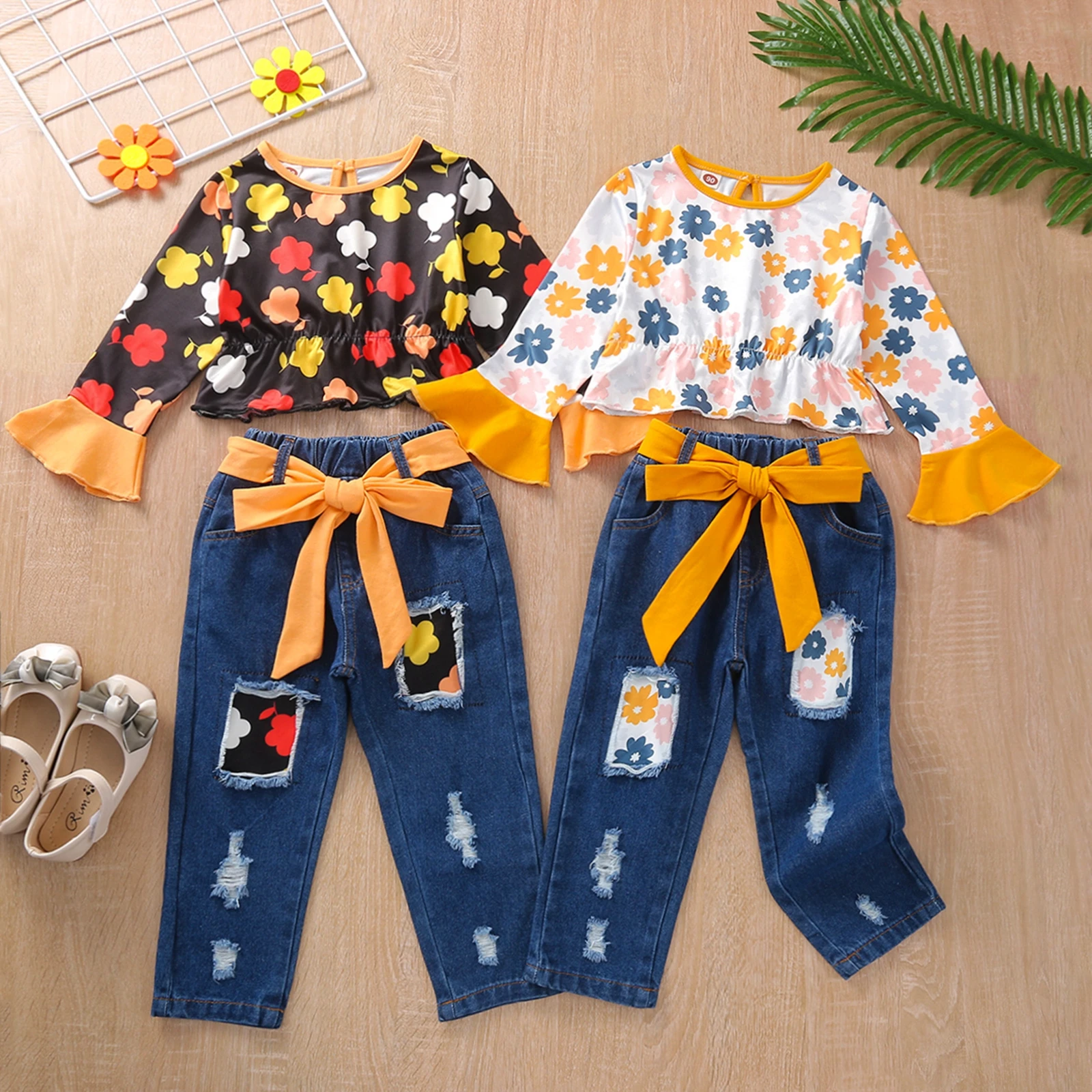 2Pcs Kids Autumn Tracksuit, Flower Print Long Flare Sleeves Blouse + Splicing Elastic Waist Jeans for Girls, 2-6 Years
2Pcs Kids Autumn Tracksuit, Flower Print Long Flare Sleeves Blouse + Splicing Elastic Waist Jeans for Girls, 2-6 Years
