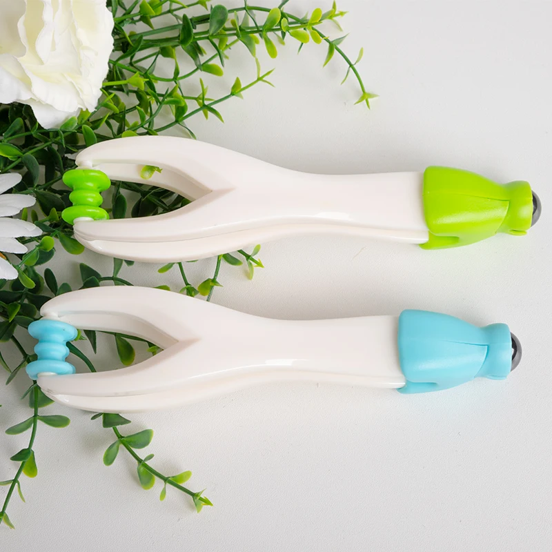 1pcs Handheld Rolling Finger Massager Articulation Foot Finger Joint Massage Roller Anti Cellulite Roll Muscle Stimulation
1pcs Handheld Rolling Finger Massager Articulation Foot Finger Joint Massage Roller Anti Cellulite Roll Muscle Stimulation