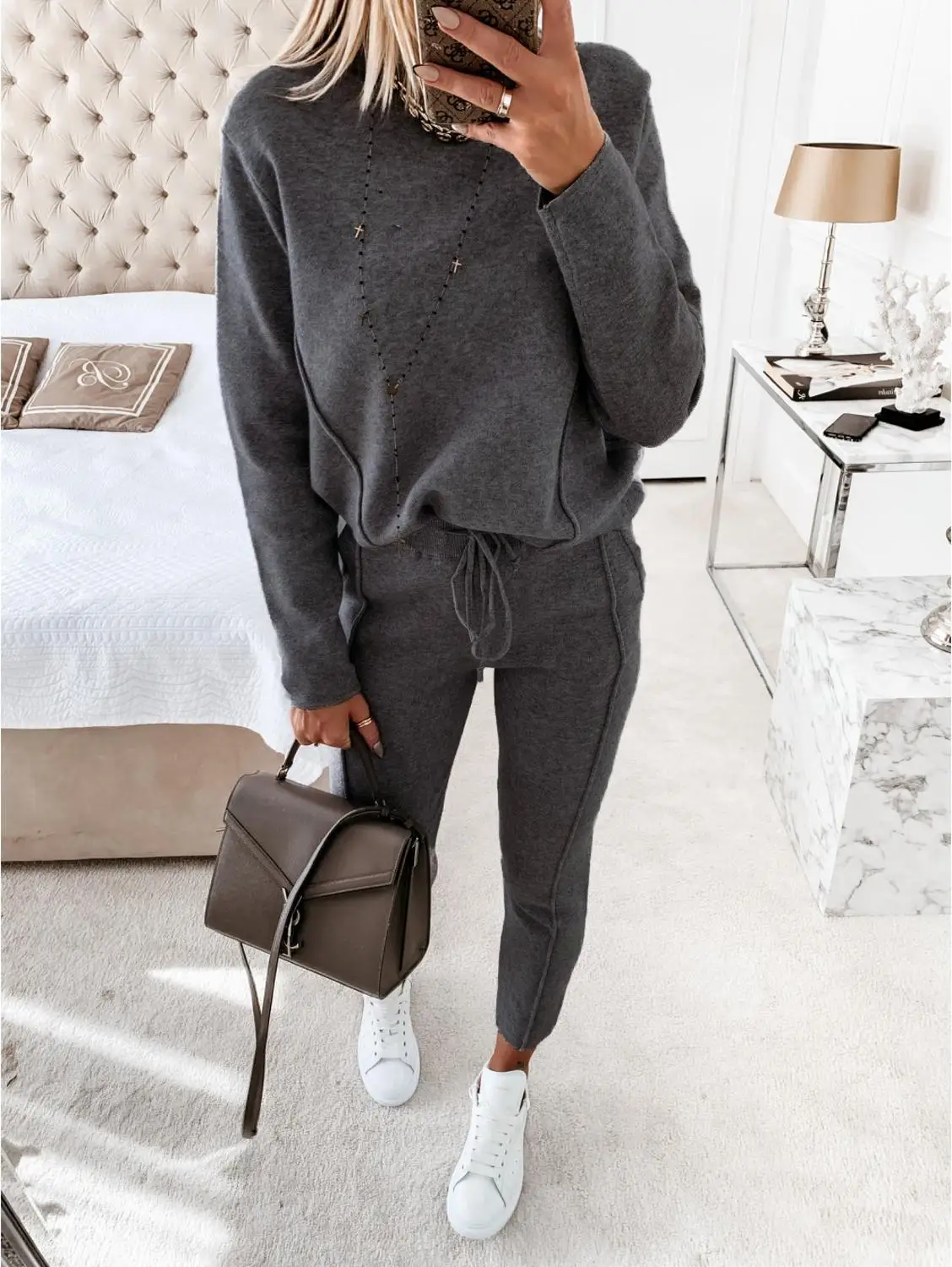 Fashion Tracksuit Autumn Winter Pullover Hoodie Long Pants Sports Suit Female Sweatshirt Sportswear Suit For Woman
Fashion Tracksuit Autumn Winter Pullover Hoodie Long Pants Sports Suit Female Sweatshirt Sportswear Suit For Woman