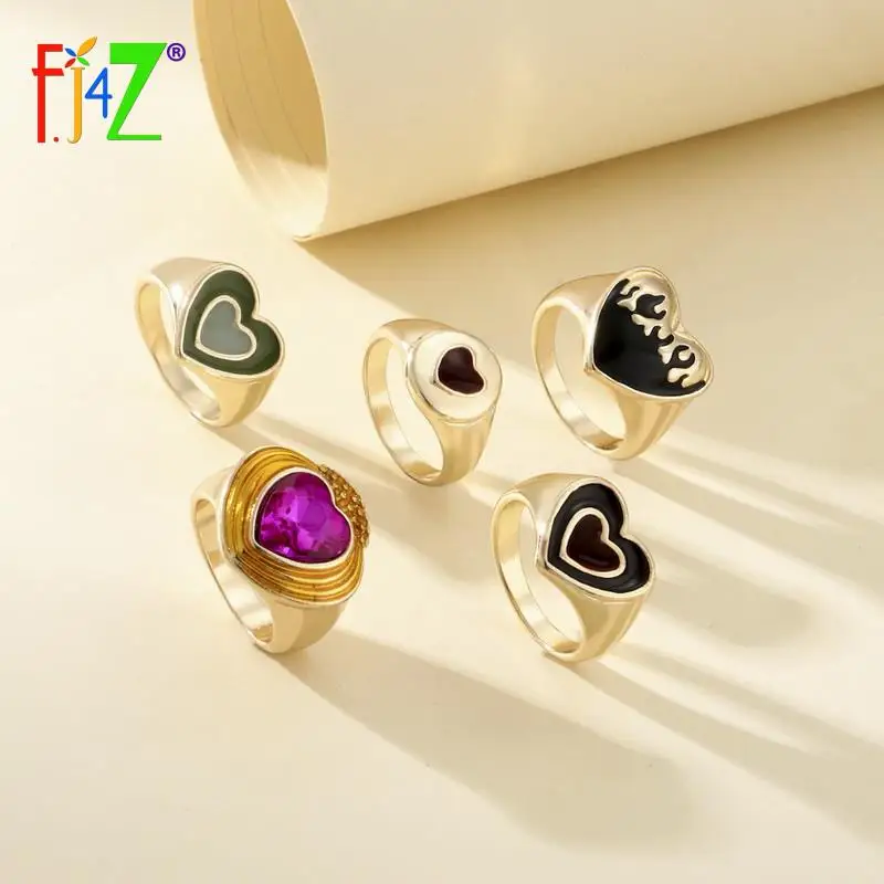 F.J4Z Hot Trend Heart Rings for Women Retro Korean Style Enamel Heart Top Finger Ring Lady Special Gifts for Party pierścienie 
F.J4Z Hot Trend Heart Rings for Women Retro Korean Style Enamel Heart Top Finger Ring Lady Special Gifts for Party pierścienie