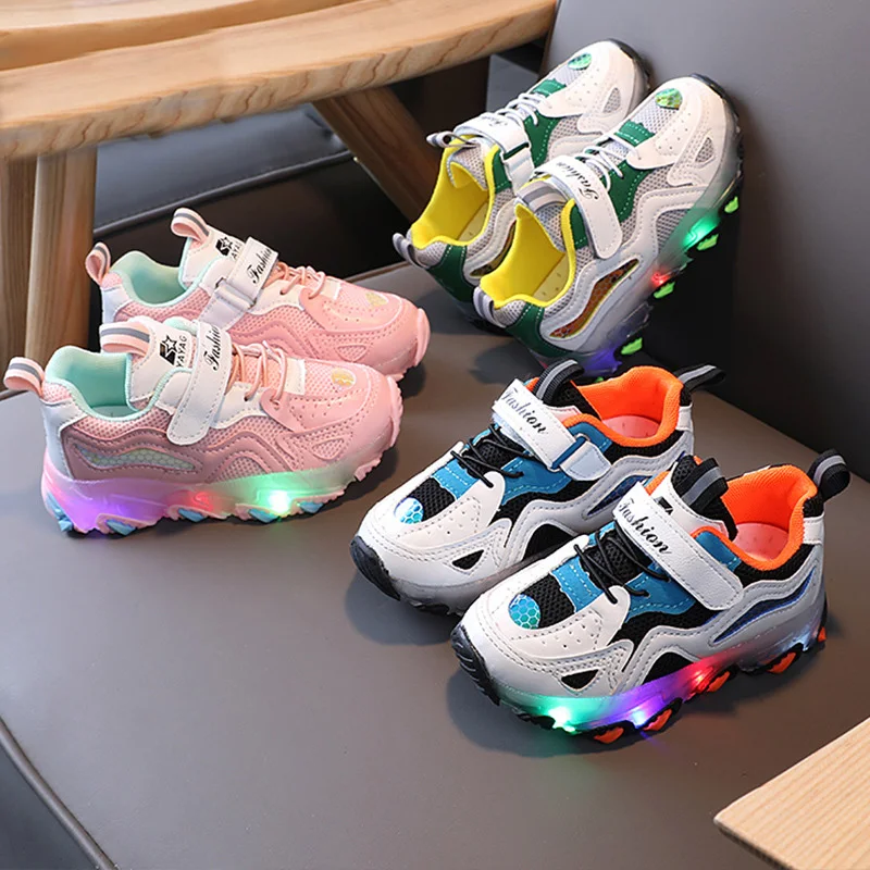2021 New Kids Luminous Sneakers Boys Girls LED Glowing Running Shoes Children Lights Up Casual Sports Shoes Student Chaussures
2021 New Kids Luminous Sneakers Boys Girls LED Glowing Running Shoes Children Lights Up Casual Sports Shoes Student Chaussures