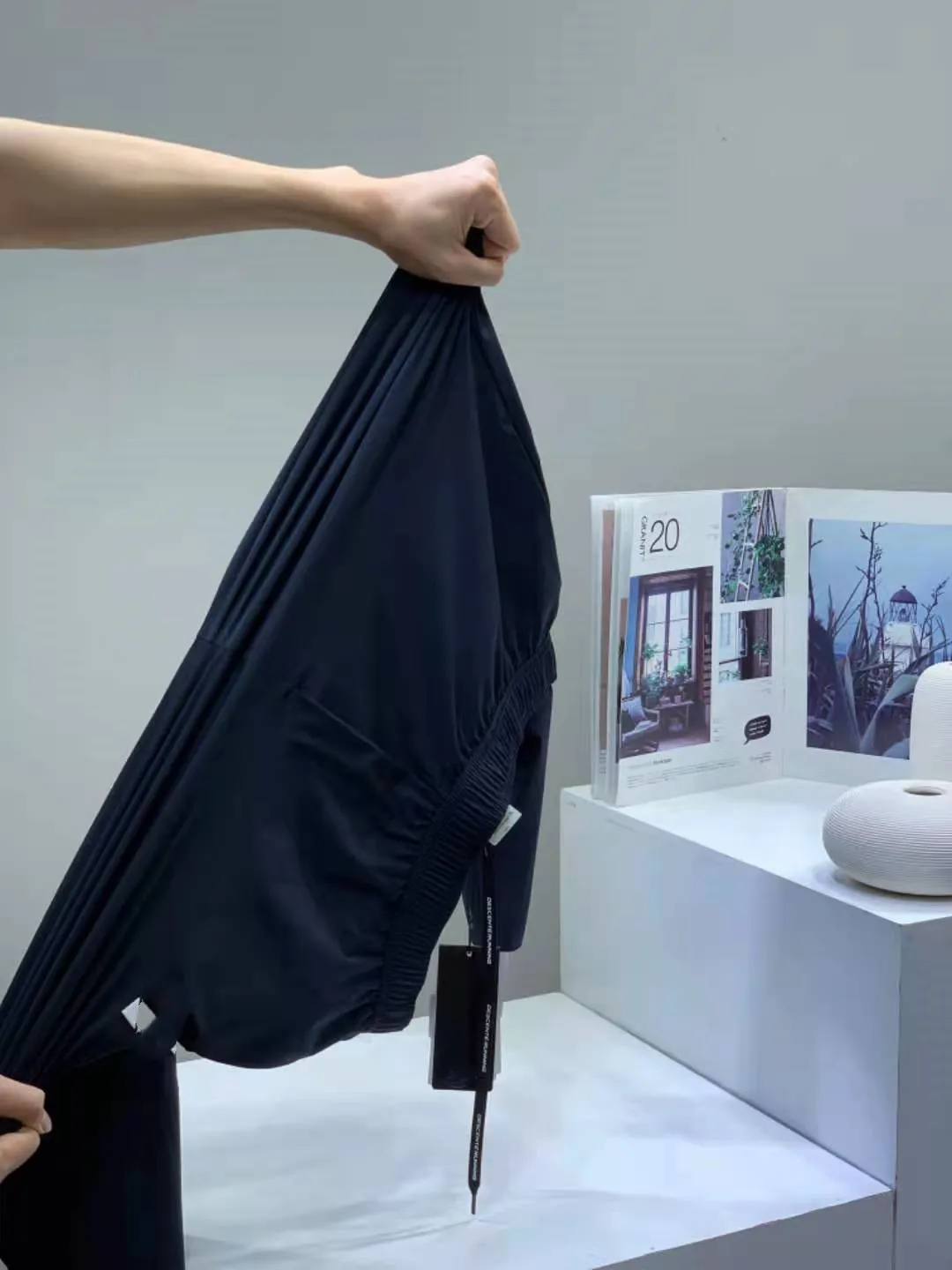 Spring and summer 2021 Dijia new men's Woven sports fitness running fast dry casual pants training breathable pants
Spring and summer 2021 Dijia new men's Woven sports fitness running fast dry casual pants training breathable pants